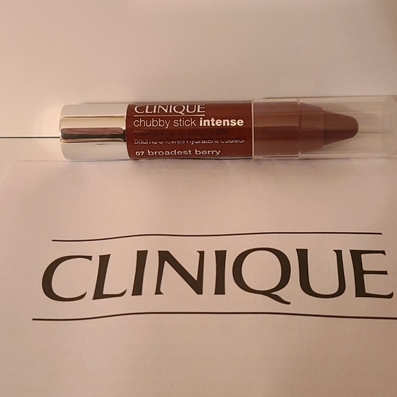 CLINIQUE Chubby stick intense lip balm - Picture 1 of 3